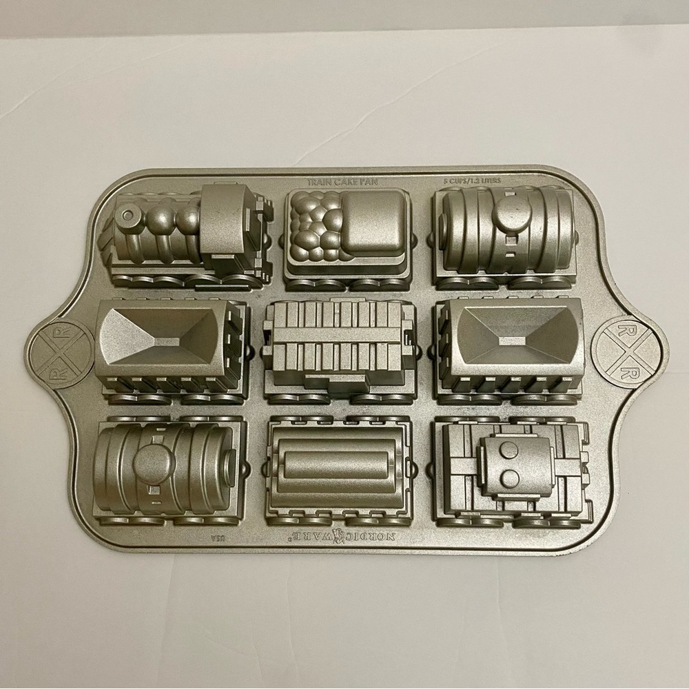 Nordic Ware Cast Aluminum Train Cake Pan